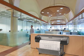 HP Designjet Z5600 44-in PostScript impresora de gran formato Inyección de tinta térmica Color 2400 x 1200 DPI 1118 x 1676 mm