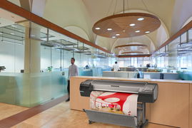 HP Designjet Z5600 44-in PostScript impresora de gran formato Inyección de tinta térmica Color 2400 x 1200 DPI 1118 x 1676 mm