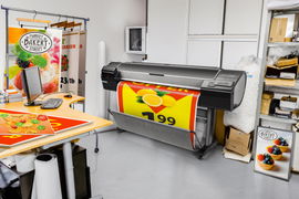 HP Designjet Z5600 44-in PostScript impresora de gran formato Inyección de tinta térmica Color 2400 x 1200 DPI 1118 x 1676 mm