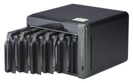 NAS QNAP TS-653D-4G-US PROCESADOR INTEL CELERON J4125 / MEMORIA RAM 4GB / 6 BAHIAS FRONTALES SATA 3.5 PULGADAS y 2.5 PULGADAS / 2 PUERTOS RJ45 2.5GbE / MONTAJE EN ESCRITORIO / APLICACIONES  DE USO PERSONAL PARA COMPARTIR Y RESPALDAR DATOS EN LA NUBE