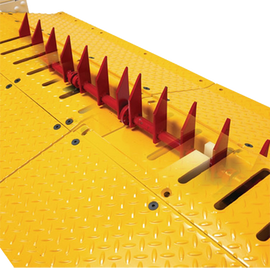 Picos poncha llantas para barrera DKS 1603-180 / Sección de 3 ft (90 cm) / Requiere 1603-168