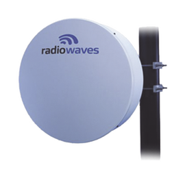 Antena direccional de alto rendimiento, (2 ft), 4.4 - 5 GHz, 2 conectores N-hembra, Ganancia de 26 dBi, Radomo y montaje incluido.