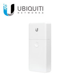NanoSwitch no administrable de 4 puertos Gigabit para exterior PoE In y PoE Out