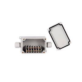 Caja de Conexión Exterior con Conexión Lateral para 6 Líneas (doble tornillo). Incluye Glándulas. Caja de Conexión Exterior con Conexión Lateral para 6 Líneas (doble tornillo). Incluye Glándulas.