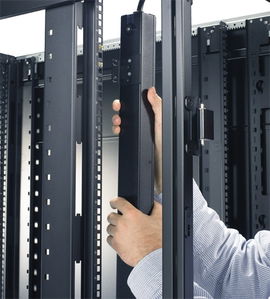 APC Basic Rack-Mount PDU - Unidad de distribución de alimentación (montaje en bastidor) - CA 120 V - 2.4 kW - input: NEMA L5-20 - conectores de salida: 24 (NEMA 5-20) - 3.1 m cable - negro - para P/N: SMX1000C, SMX1500RM2UC, SMX1500RM2UCNC, SMX750C, 