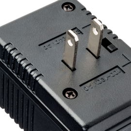 Eliminador de 3 a 12 Vcc, 300 mA, con puntas intercambiables