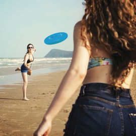Frisbee con bocina Bluetooth* y luces LED Frisbee con bocina Bluetooth* y luces LED
