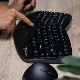 Combo de Teclado y Mouse Ergonómico KBK-510 - Klip Xtreme