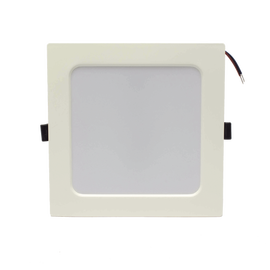 Spot Cuadrado Empotrable / 17.5 x 17.5 cm / Luz Fría / 110 V / 15 W / 1200 lúmenes / 25000 hrs / Ángulo de apertura 120° / IP20