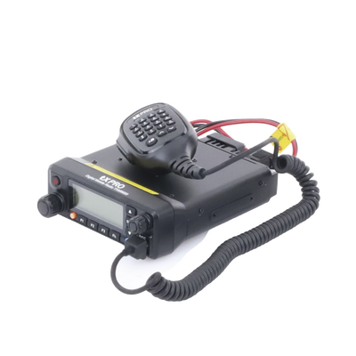 Radio Móvil Digital DMR Doble Banda 136-174 MHz en VHF y 400-480 MHz en UHF,  incluye micrófono con DTMF y accesorios de instalación.