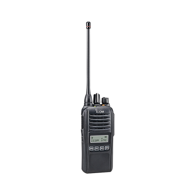 Radio digital NXDN en la banda de UHF, rango de frecuencia 450 - 512 MHz, sumergible IP67, analógico y digital, opera en sistemas trunking y convencional, 4W de potencia.