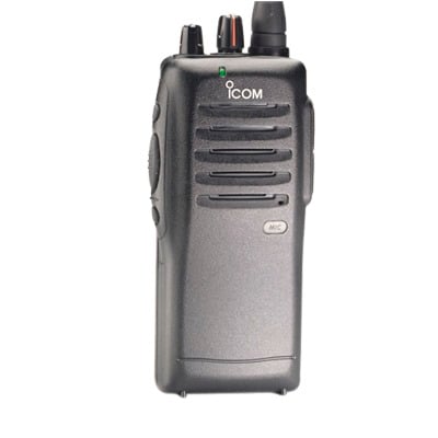 Radio portátil ICOM 148-174MHz 5W 2 canales. Incluye antena, batería y cargador Radio portátil ICOM 148-174MHz 5W 2 canales. Incluye antena, batería y cargador