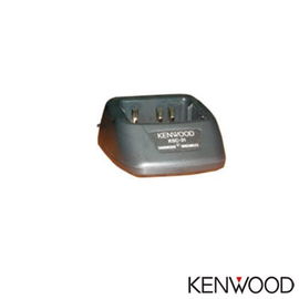 Cargador Rápido de Escritorio. Para Baterías: KNB-45L. Cargador Rápido de Escritorio. Para Baterías: KNB-45L.