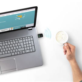 Adaptador USB inalámbrico doble banda AC 600 Mbps Adaptador USB inalámbrico doble banda AC 600 Mbps