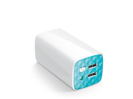 Power Bank / Cargador de baterías 10400 mAh 2 puertos USB 2.0 con linterna LED Power Bank / Cargador de baterías 10400 mAh 2 puertos USB 2.0 con linterna LED