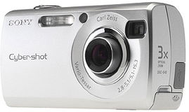 Sony Cyber-shot DSC-S40 - Cámara digital - compacta - 4.1 MP - 3x zoom óptico - Carl Zeiss - flash 32 MB