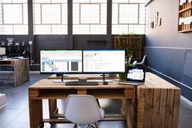 HP - LED-backlit LCD monitor - 27 HP - LED-backlit LCD monitor - 27