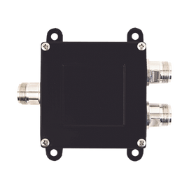 Separador TAP -7 dB con rango de frecuencia de 700 a 2500 MHz. Ideal para separar la antenas a diferentes longitudes de cable coaxial. 50 Ohm con conectores N Hembra.