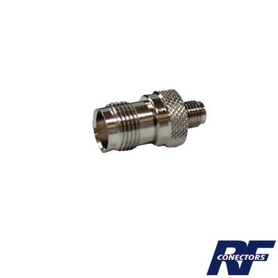 Adaptador en Línea de Conector TNC Hembra a SMA Hembra, Niquel/ Oro/ Teflón. Adaptador en Línea de Conector TNC Hembra a SMA Hembra, Niquel/ Oro/ Teflón.