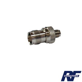 Adaptador en Línea de Conector TNC Hembra a SMA Hembra, Niquel/ Oro/ Teflón. Adaptador en Línea de Conector TNC Hembra a SMA Hembra, Niquel/ Oro/ Teflón.