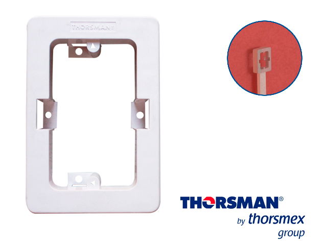 CAJA PLASTICA TMK THORSMAN 7900-02002 COLOR BLANCO DE PVC AUTO EXTINGUIBLE  CON FONDO, INCLUYE  TAQUETE YPIJA PARA SU FIJACIÓN, RESISTENCIA A LA HUMEDAD Y ATMÓSFERA CORRESIVA, CERTIFICADO EN CSA, CUMPLE LA NORMA UL 94 V0 y NOM-001-SEDE-2005