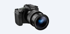 RX10 III con lente de zoom F2.4-4 de 24-600 mm de gran apertura RX10 III con lente de zoom F2.4-4 de 24-600 mm de gran apertura