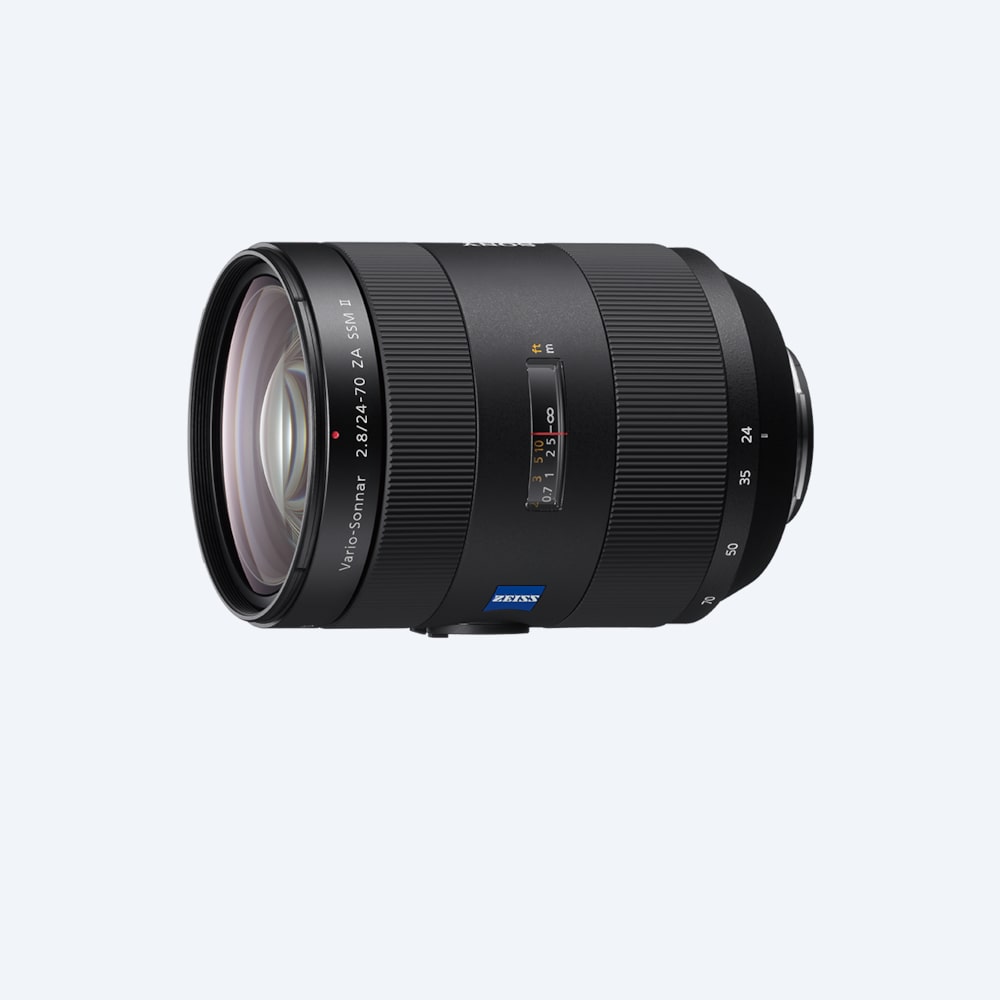 Vario-Sonnar T* 24-70 mm F2.8 ZA SSM II Vario-Sonnar T* 24-70 mm F2.8 ZA SSM II