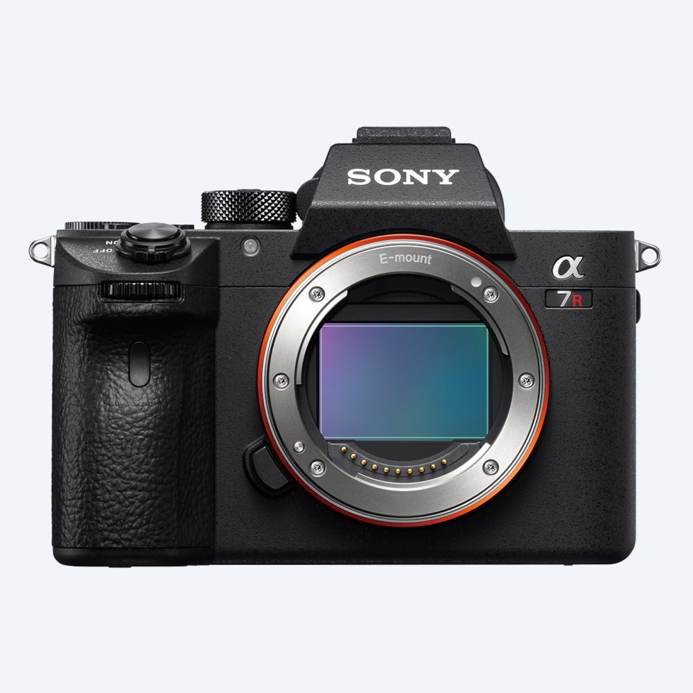 Cámara full-frame de 35 mm α7R III con enfoque automático Cámara full-frame de 35 mm α7R III con enfoque automático