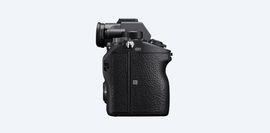 Cámara full-frame de 35 mm α7R III con enfoque automático Cámara full-frame de 35 mm α7R III con enfoque automático