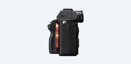 Cámara full-frame de 35 mm α7R III con enfoque automático Cámara full-frame de 35 mm α7R III con enfoque automático