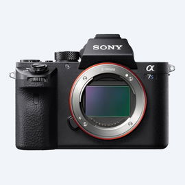 Cámara α7S II con montura E y sensor full-frame Cámara α7S II con montura E y sensor full-frame