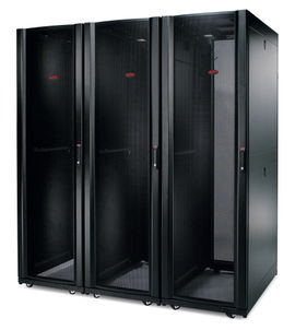 APC NetShelter SX Enclosure with Sides - Rack - negro - 42U - 19