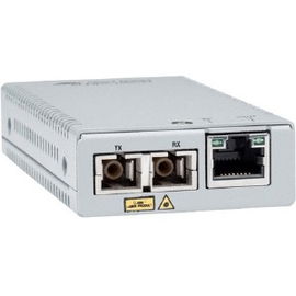Convertidor de medios gigabit ethernet a fibra óptica, conector SC, multimodo (MMF), distancia de 220 hasta 500 m, con fuente de alimentación multi-región Convertidor de medios gigabit ethernet a fibra óptica, conector SC, multimodo (MMF), distancia de 220 hasta 500 m, con fuente de alimentación multi-región