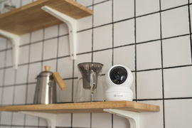 Mini Cámara IP PT 2 Megapixel / Seguimiento Inteligente / Grabación en la Nube / Audio de Dos Vías / Notificación Push / Ranura para Memoria / Uso en Interior Mini Cámara IP PT 2 Megapixel / Seguimiento Inteligente / Grabación en la Nube / Audio de Dos Vías / Notificación Push / Ranura para Memoria / Uso en Interior