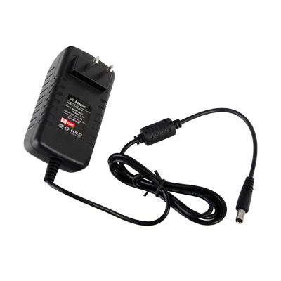 Adaptador de pared 12 Vcc @ 2 A ; Voltaje de entrada de 100-240 Vca