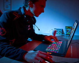 MSI GE63 Raider RGB-1050 