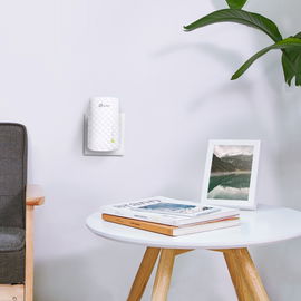 Repetidor / Extensor de Cobertura WiFi AC, 750 Mbps, doble banda 2.4 GHz y 5 GHz, con 1 puerto 10/100 Mbps