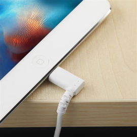 StarTech.com Cable Resistente USB-A a Lightning de 1 m - Blanco -Acodado en un Ángulo de 90° a la Derecha - Cable de Carga y Sincronización USB Tipo A a Lightning de Fibra de Aramida Resistente - MFi - iPhone